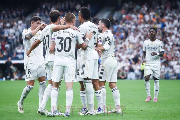 欧冠名场面:齐祖被秘密武器逗乐!皇马成西甲唯一